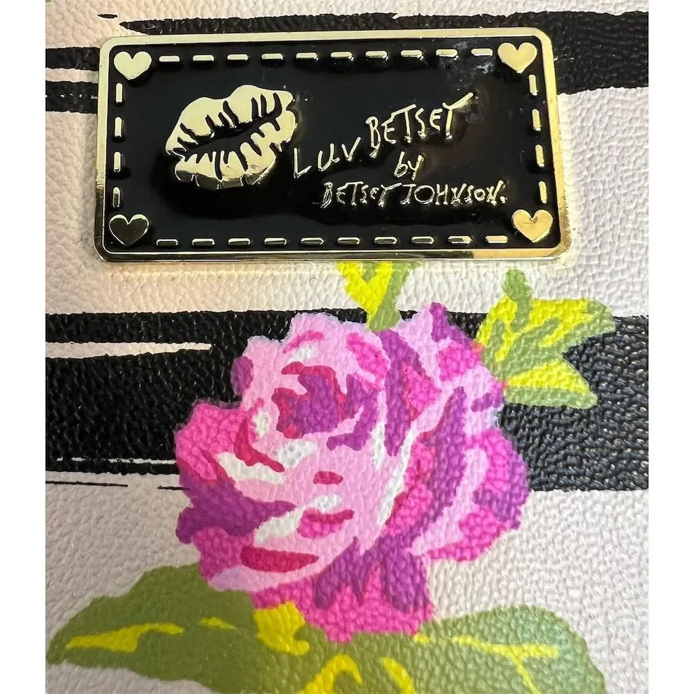 Betsey Johnson LUV Betsey Pink Roses Crossbody Bag NWOT